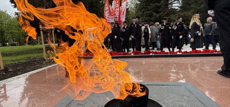 С Днём Победы! С Днём Победы!